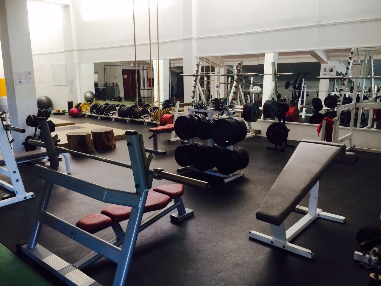 Jamor-rugby-weights-room-(2).JPG