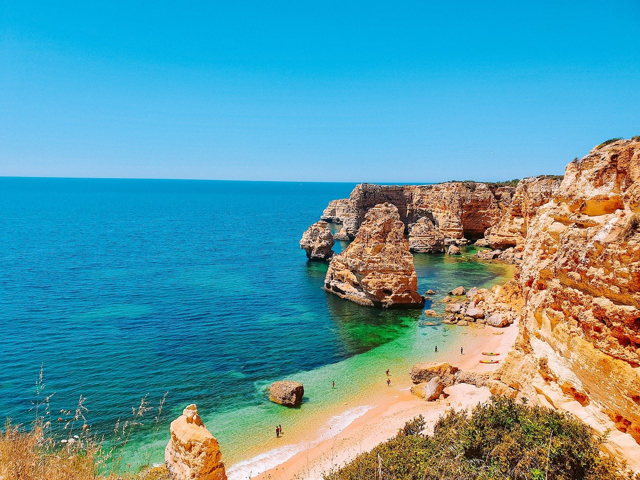 algarve-marinha-5363044_1280.jpg