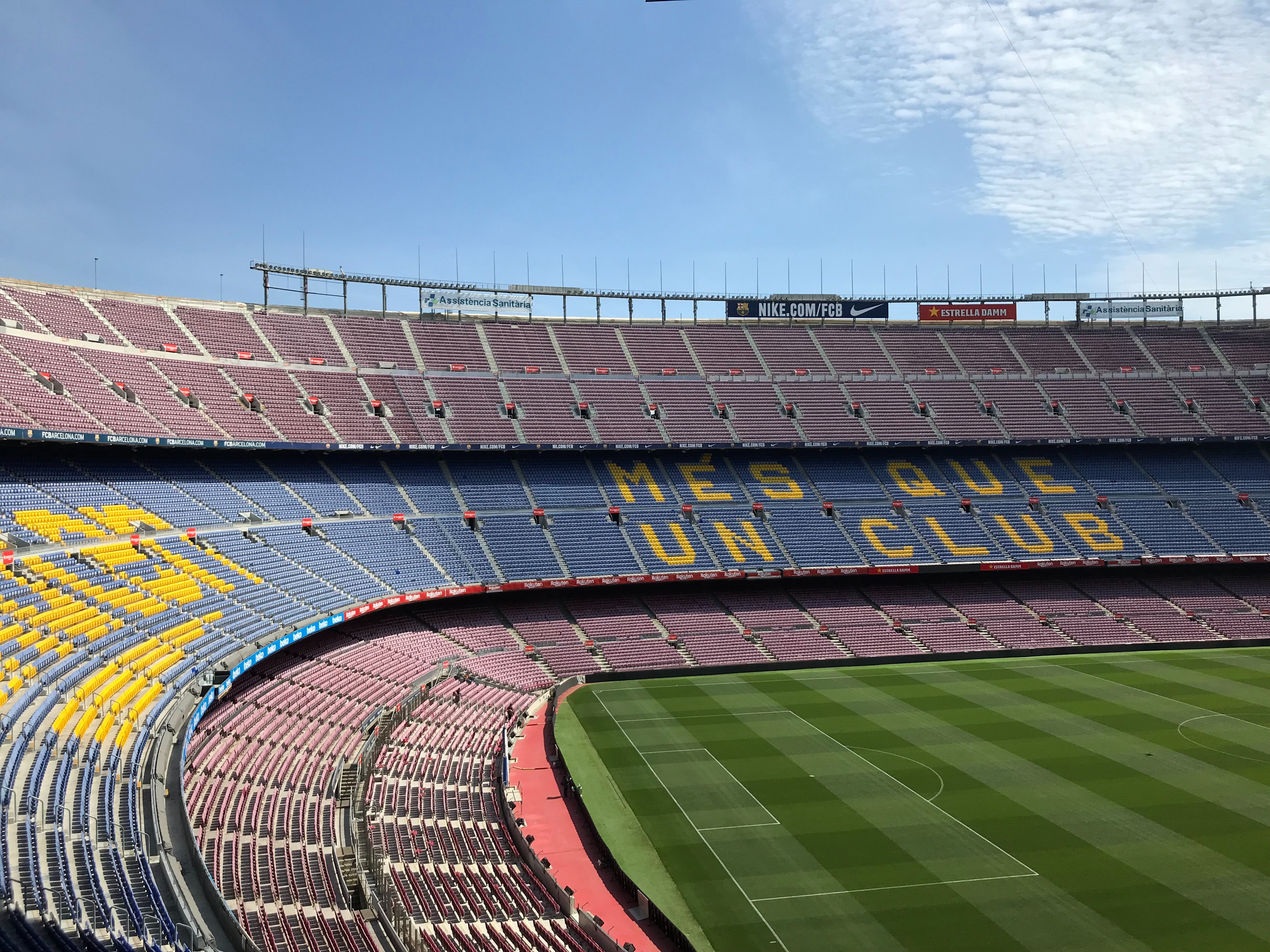 barca-camp-nou-martin-aarflot-0sc6SK88lnk-unsplash.jpg