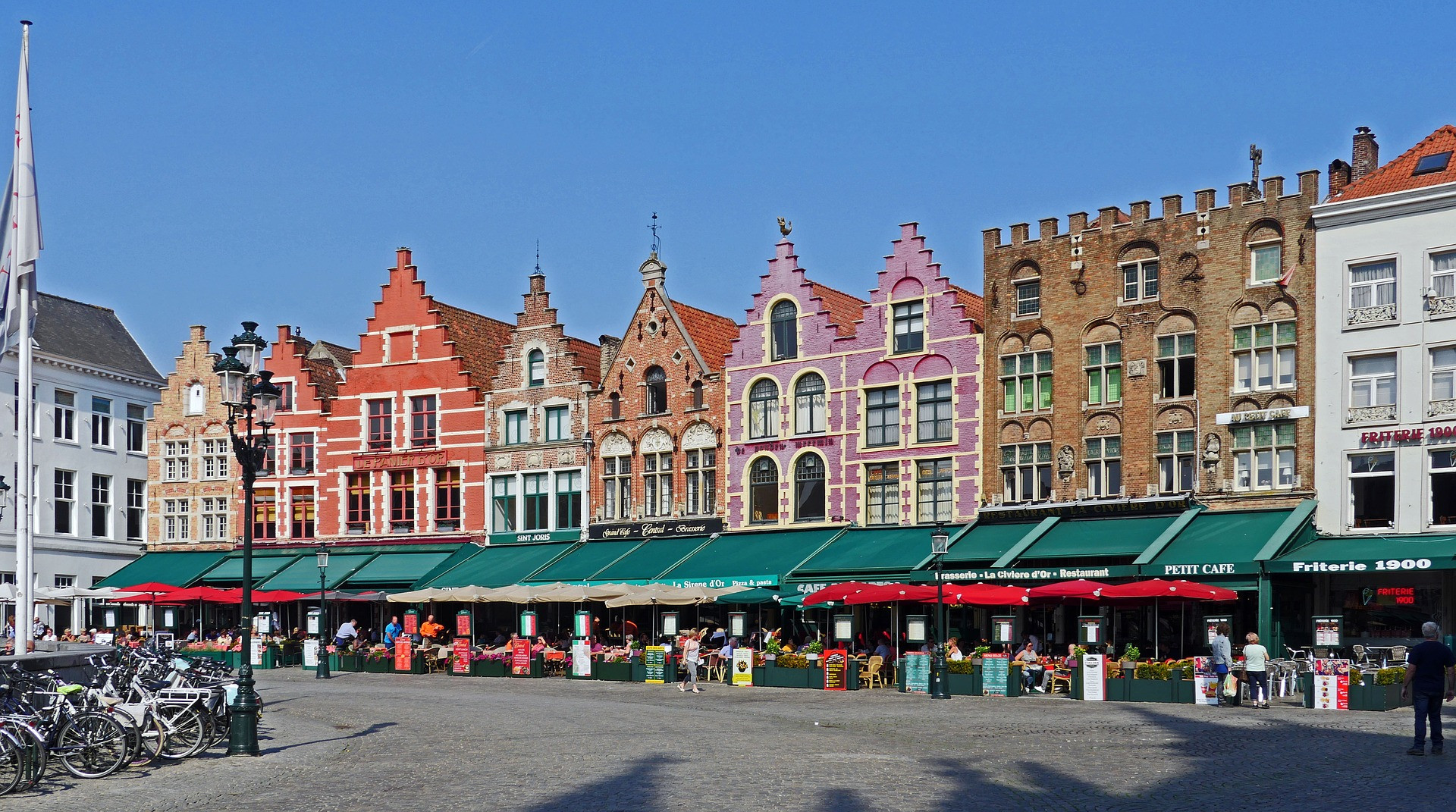 bruges-2696548_1920-pixa.jpg