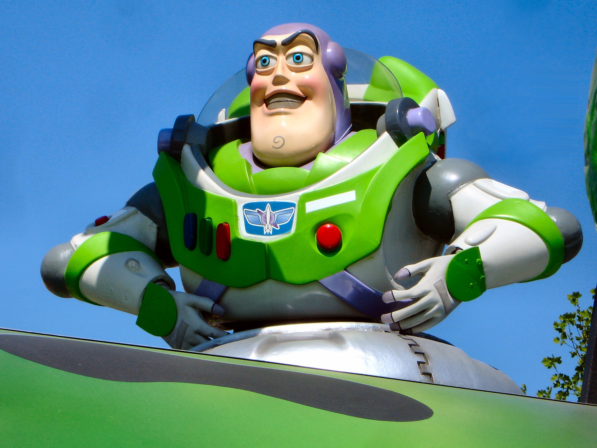 disneyland-1786155_1920.jpg