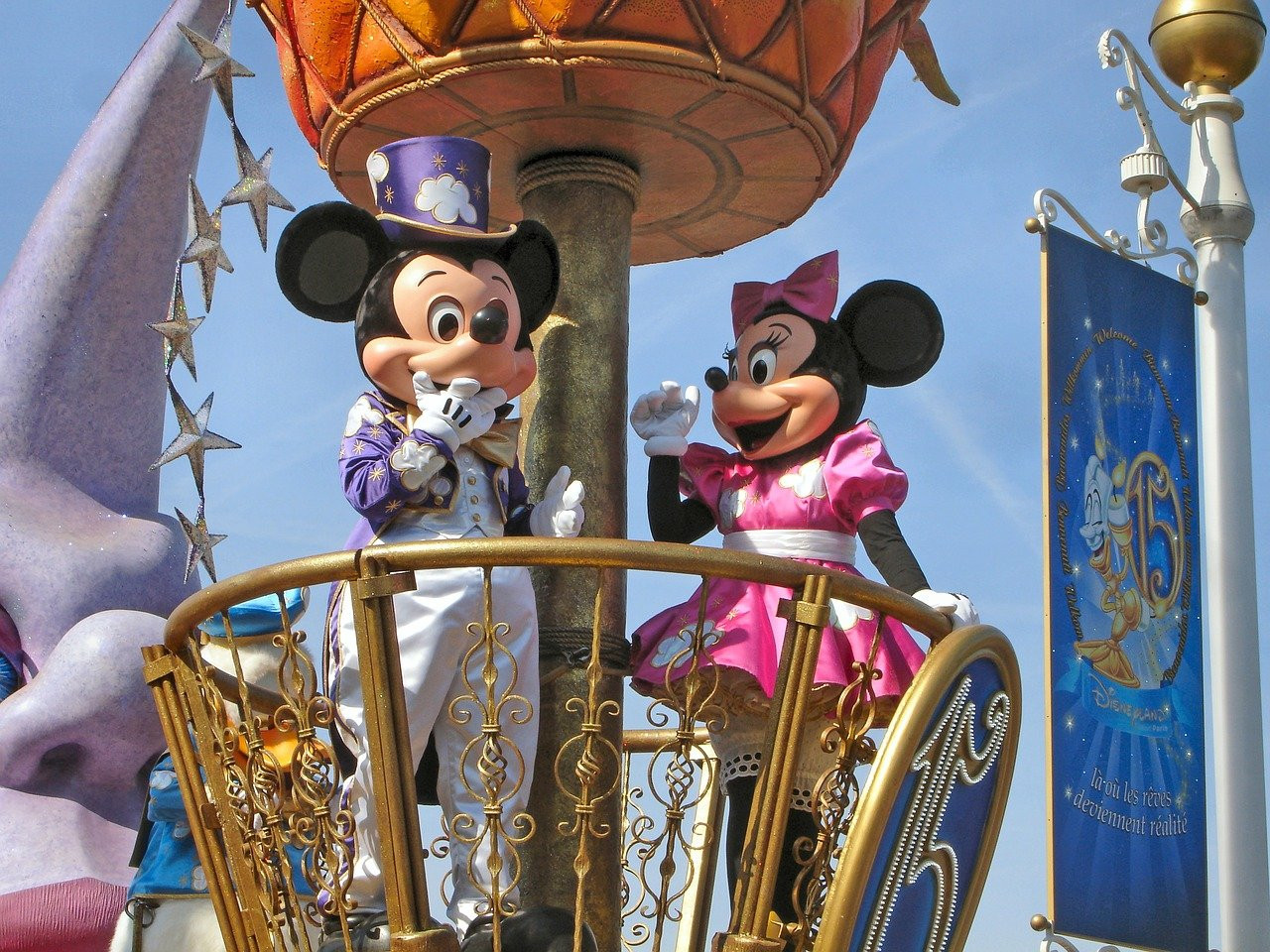 disneyland-1788216_1280.jpg
