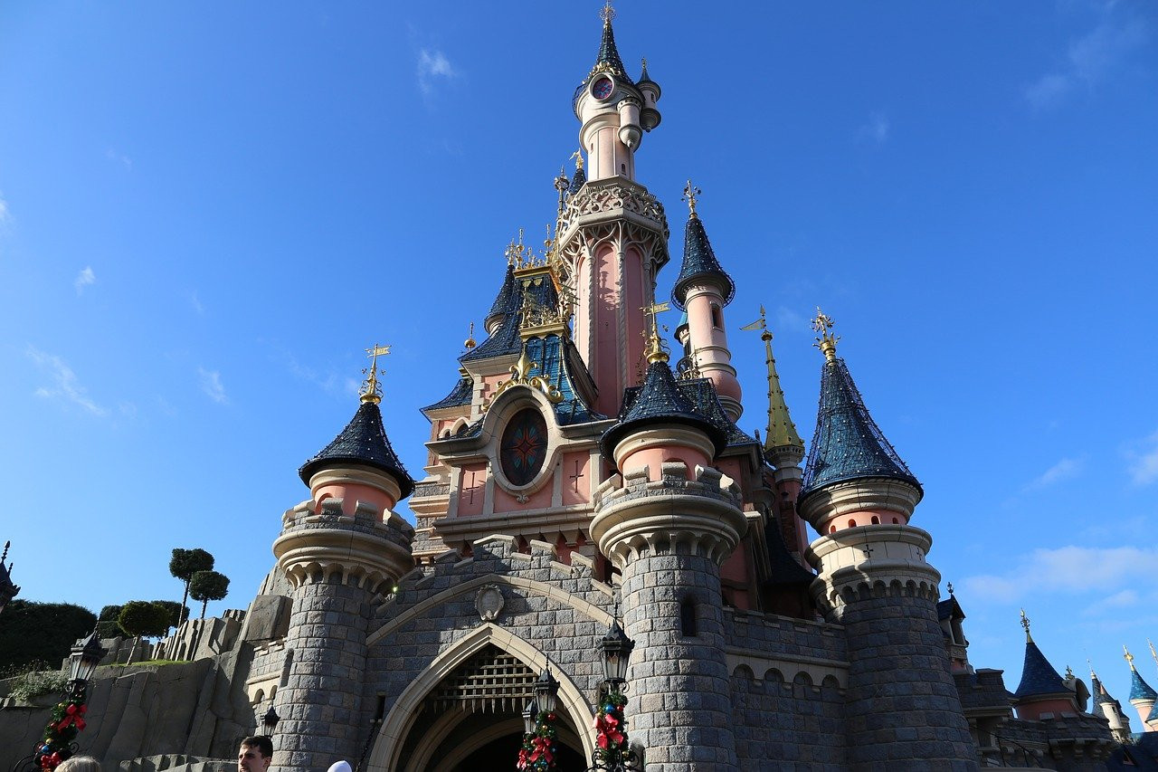 disneyland-2652760_1280.jpg