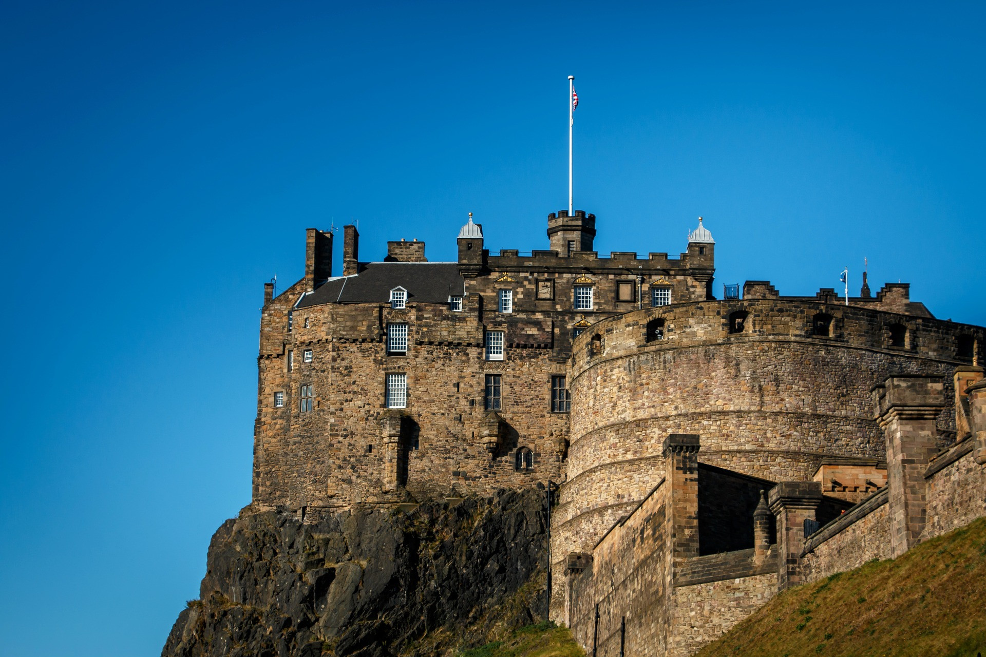 edinburgh-gde2baf3ff_1920.jpg