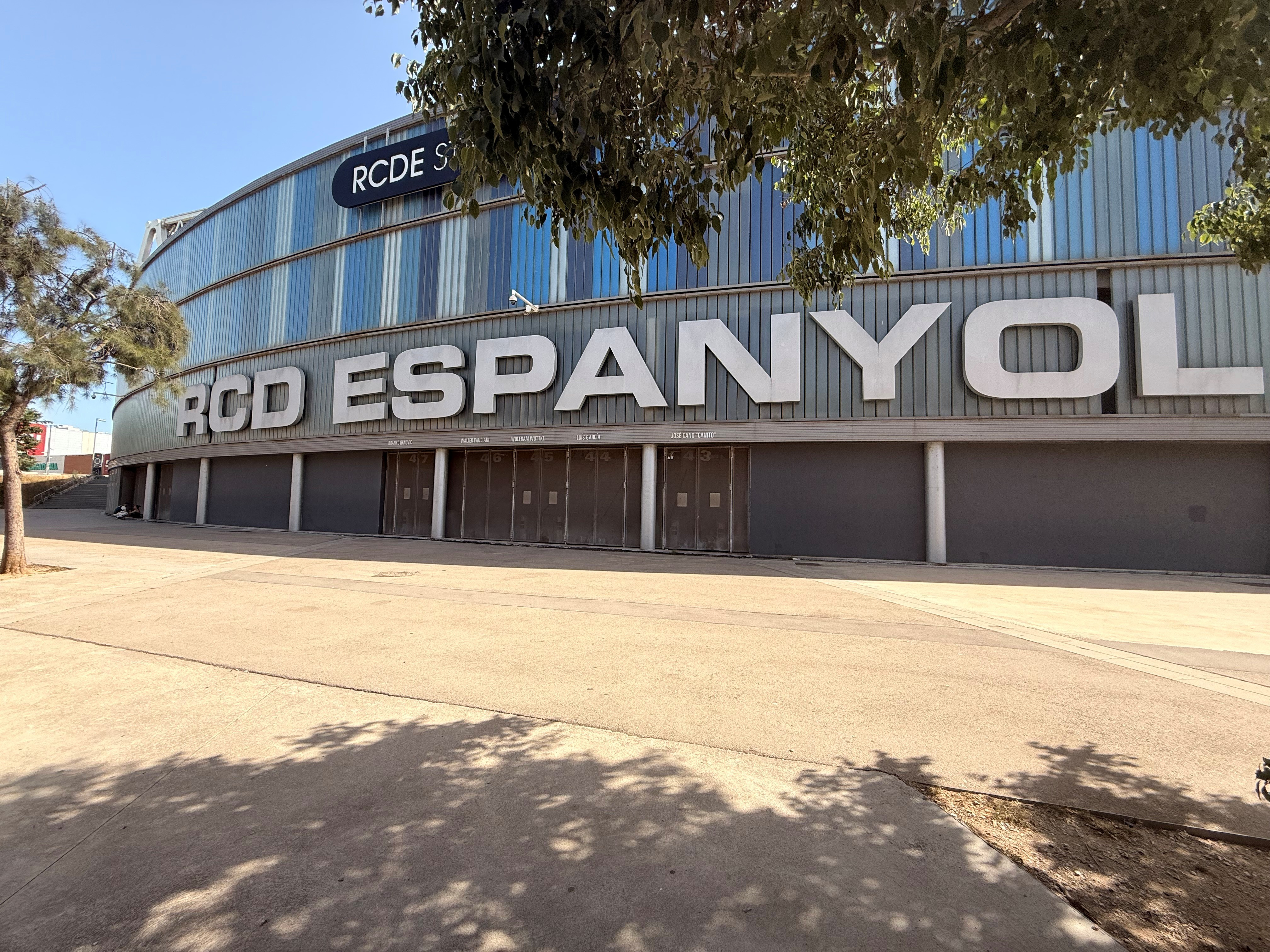 espanyol-stadium-outside.jpg