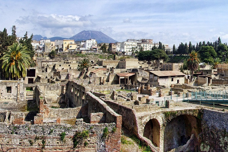 herculaneum-2364585_1920--1.jpg