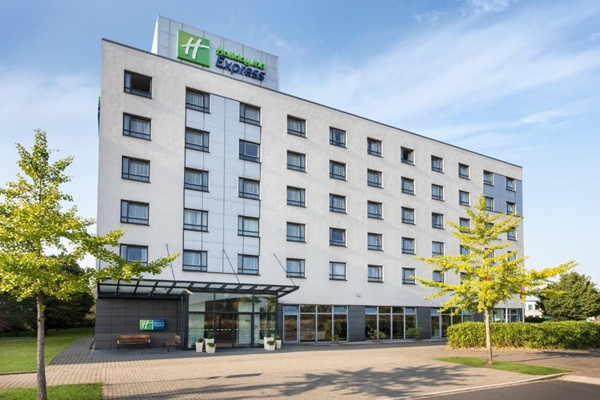 holiday-inn-express-dusseldorf-for-germany-cup.jpg