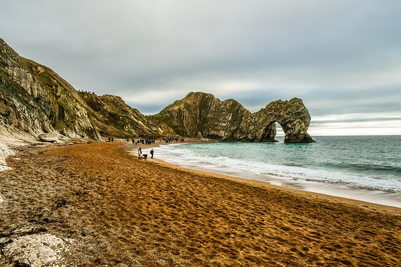 jurassic-coast-durdle-door-g71d18348c_1280.jpg