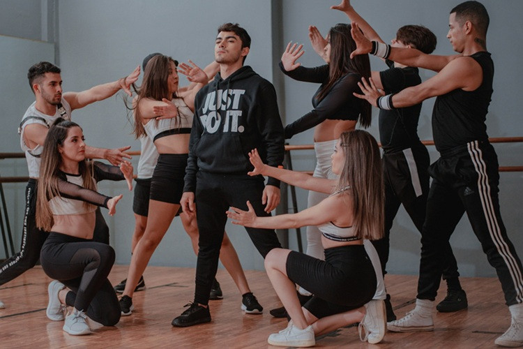 miguel-angel-hernandez-nwc-z3_aevw-dance-unsplash.jpg