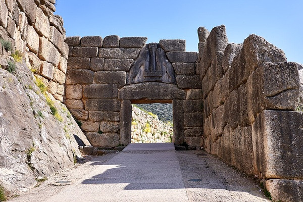 mycenae-lion-gate-george-e-koronaios1-wikifree.jpg