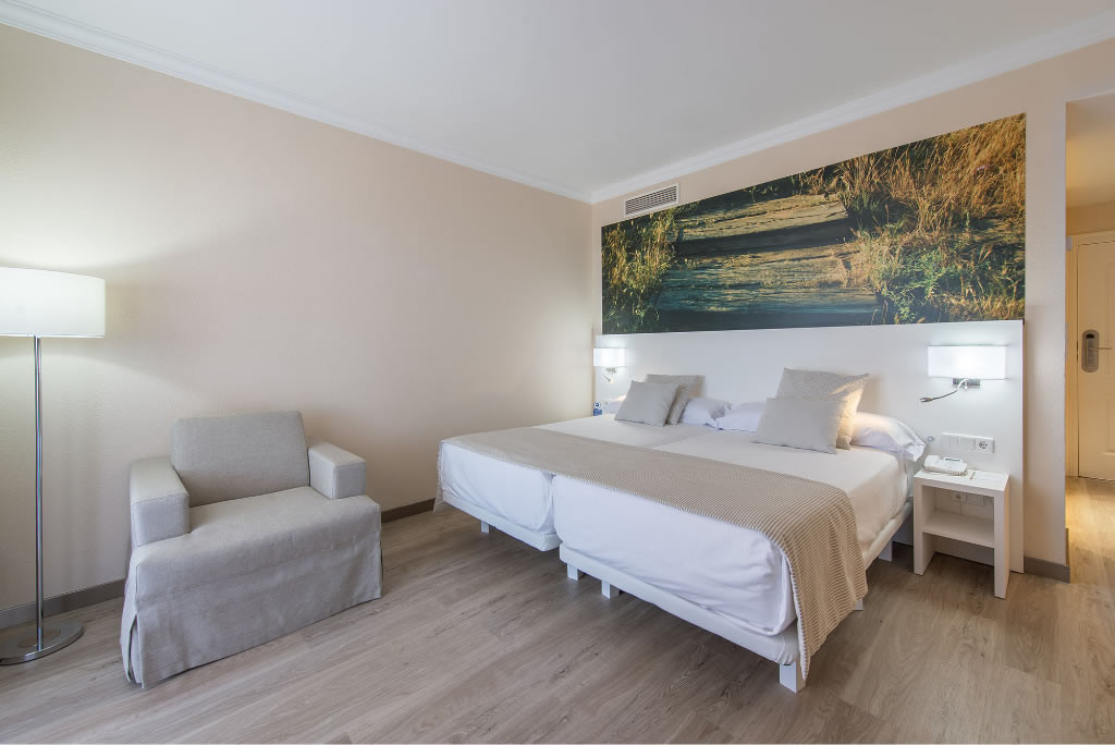 oliva-nova-room.jpg