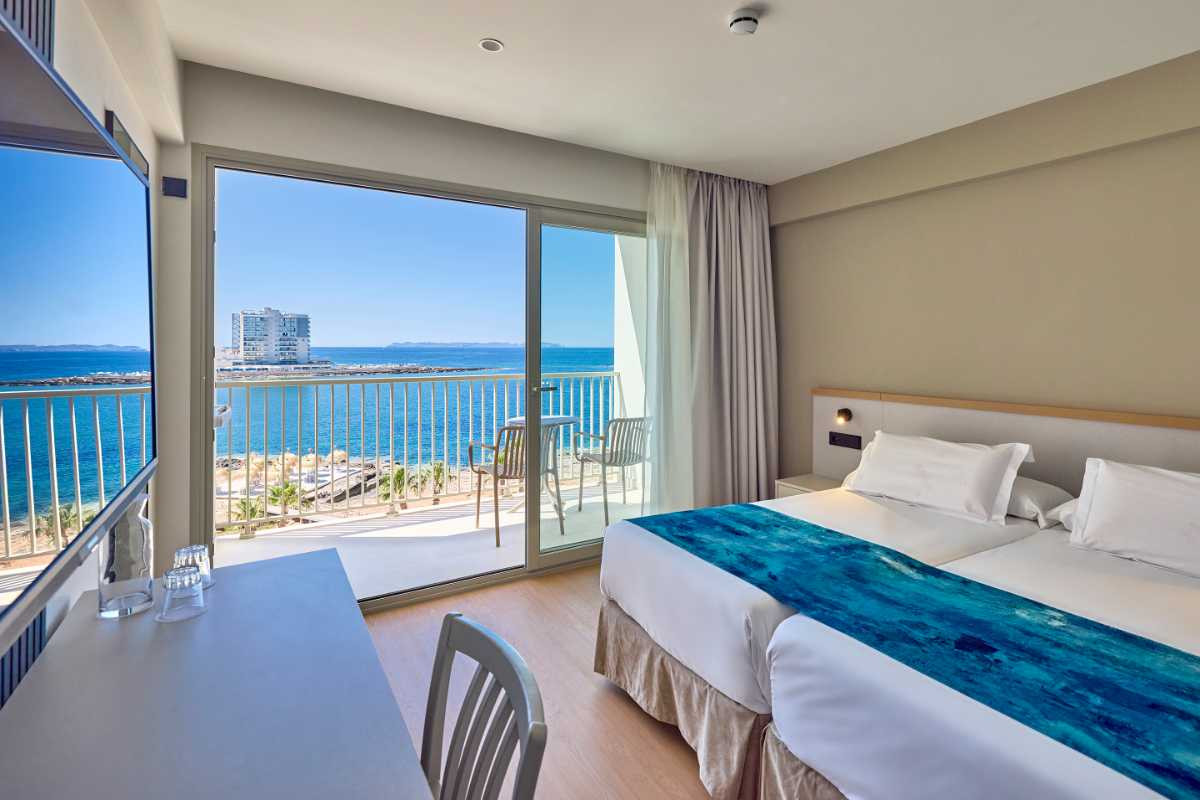 romantica-rooms.jpg