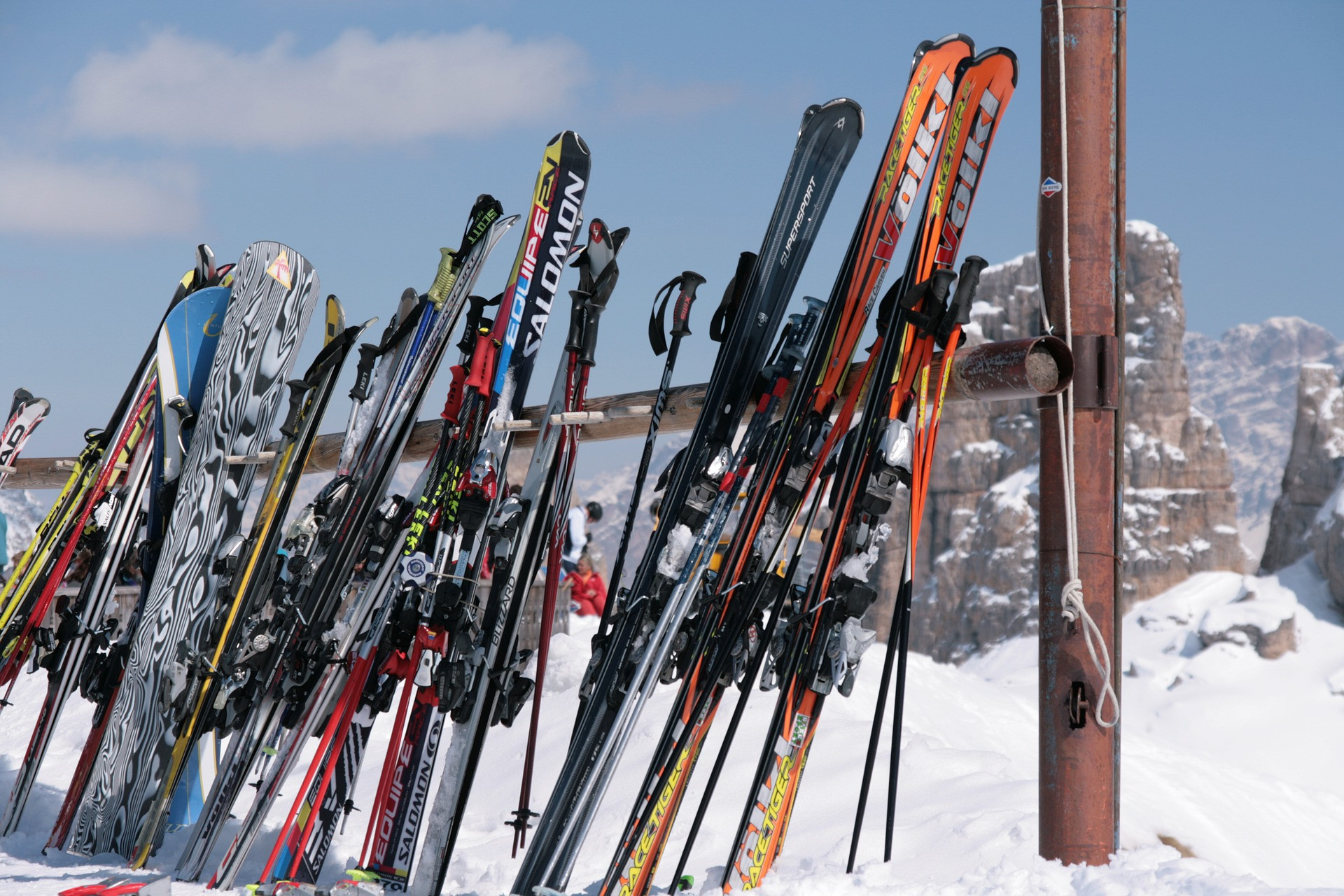 ski-rack-dolotimy-4867399_1920.jpg