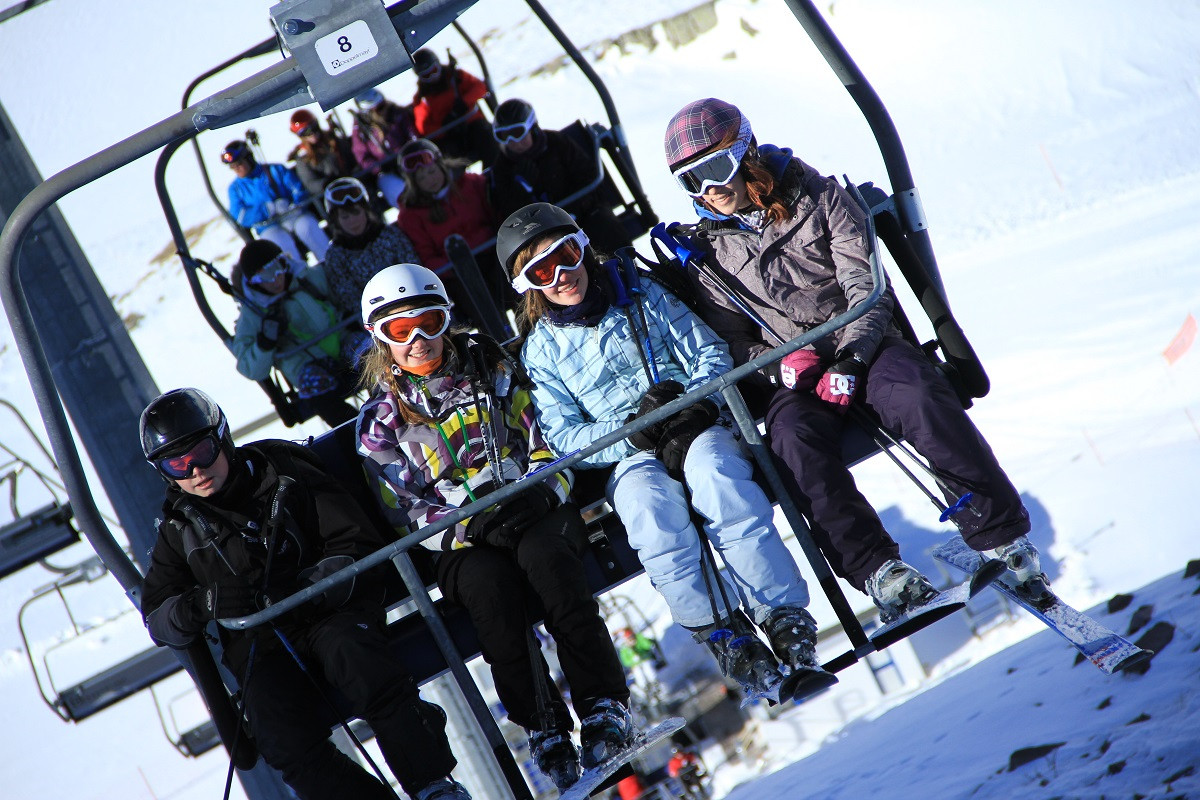 swchs-girls-lift-bardonecchia-1.jpg