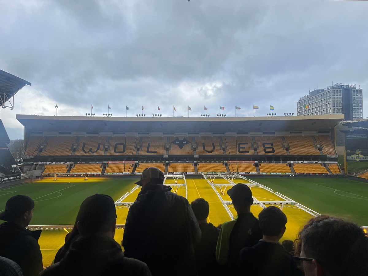 wolves-stadium-1.jpg