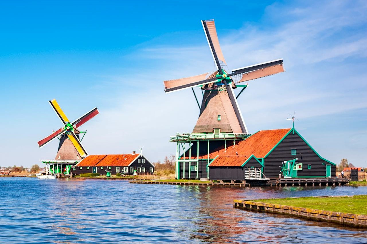 zaans-schans-pexels-marceloverfe-13059436-1.jpg